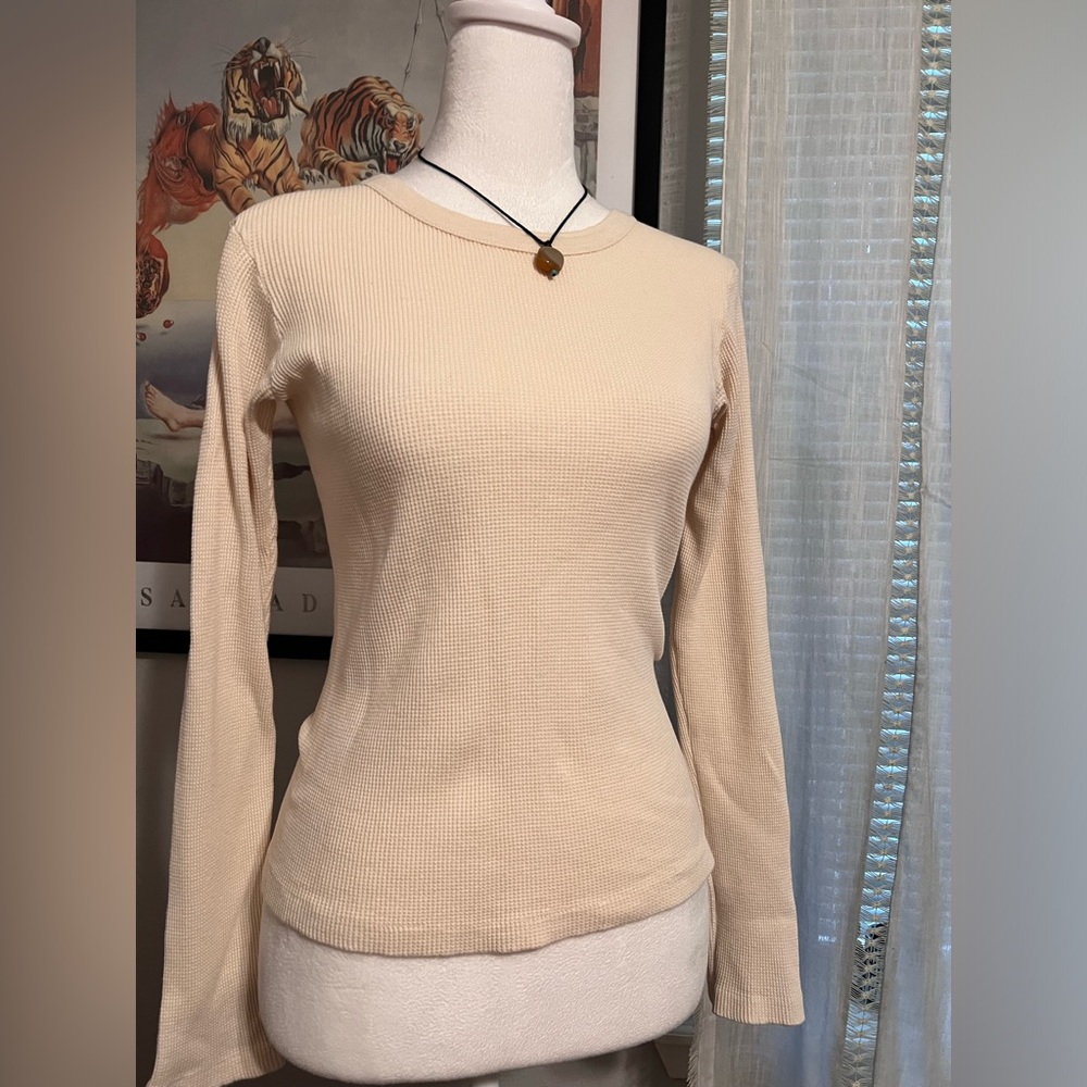 Brandy Melville Cream Long Sleeve Tee